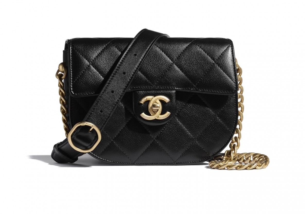 【Chanel 2021手袋】迷你垂蓋手袋 HK$32,500（15 × 20 × 6.5 cm）