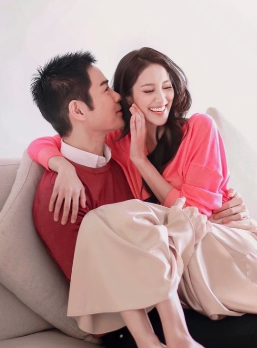 鄭嘉穎50歲凍齡美魔女表妹掀熱話2