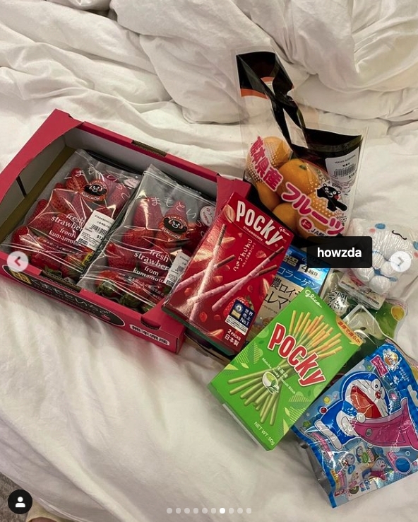 陳瀅更識做地將每件禮物拍照並 hashtag 好友留念,當中包括有陳嘉寶、何雁詩、「老公」Howie、造型師 Derek 以及幾位圈外好友送上的日用品和食物!