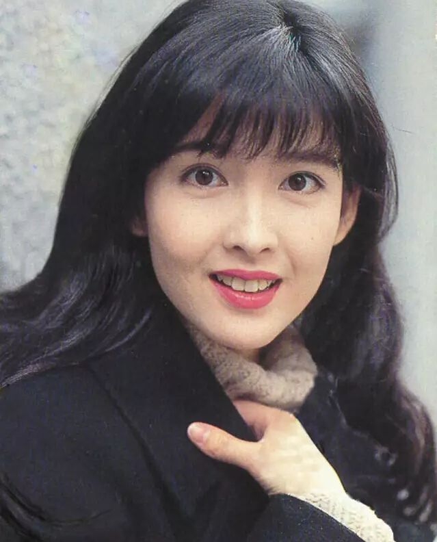 朱茵11歲美少女舊照/盤點女星舊照張柏芝/黎姿/蔡少芬/邱淑貞/周慧敏