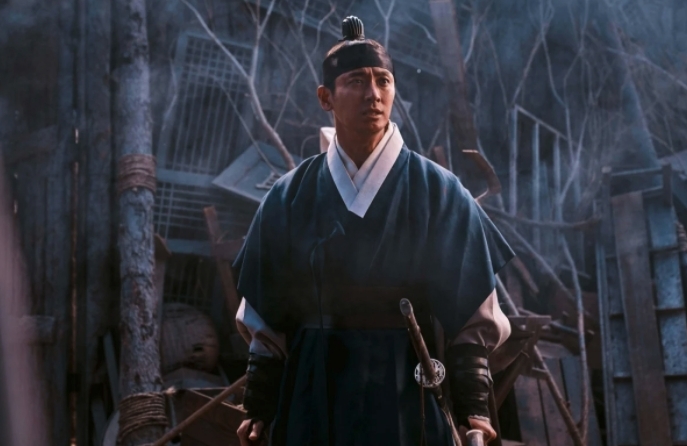 與《屍戰朝鮮》相同的是,《朝鮮驅魔師》故事背景設定同樣在古代,都以朝鮮王朝為主角