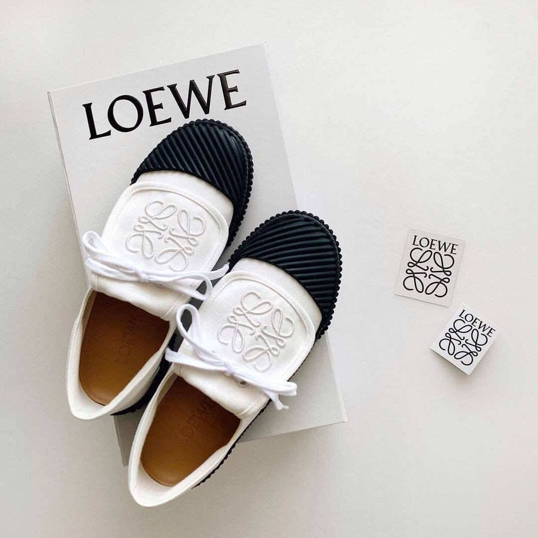 【名牌布鞋】LOEWE Khaki Anagram Flap Sneakers