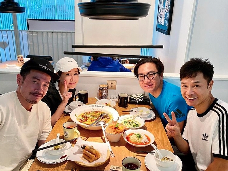 近日馬明就為《白色強人2》拍攝外景興奮曬出合照,不過成為眾人焦點的竟然是他的 All Back 高髮線?
