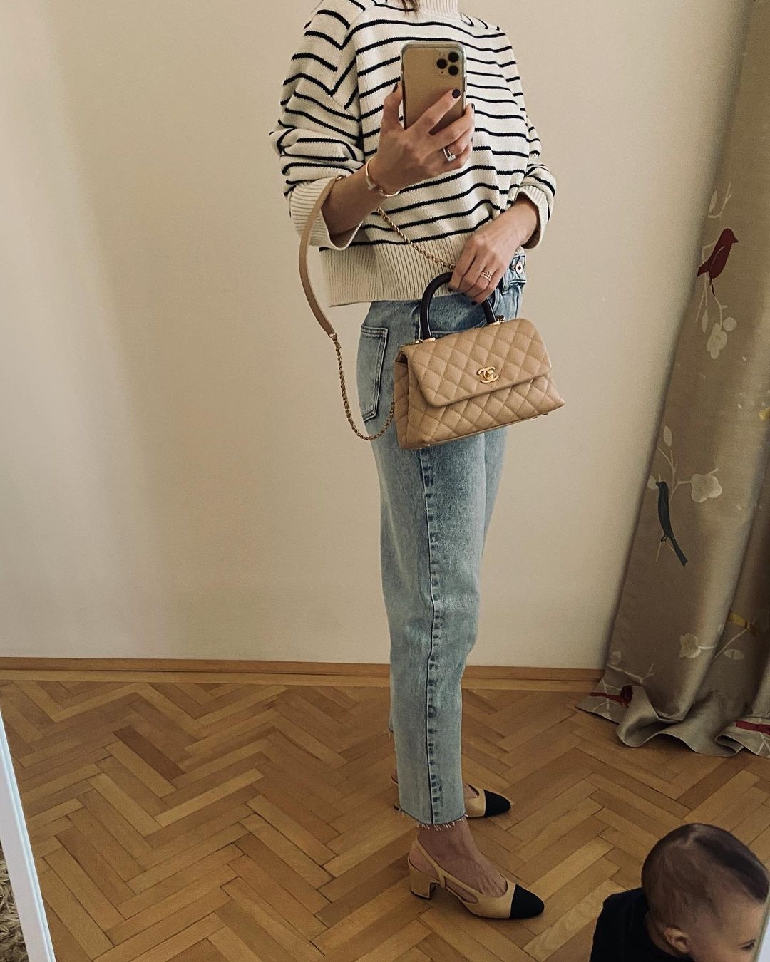 Chanel Coco Handle 而在 2015 年推出的 Coco Handle 手袋,同樣以 Classic Flap 的基調為雛型