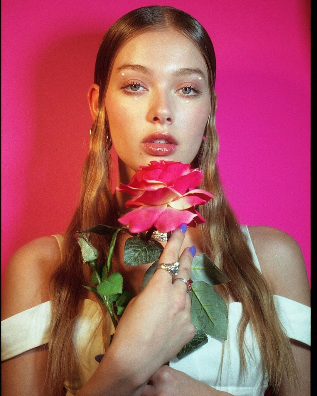 最近更傳出了由英國新生代女演員 Jessica Alexander 出演反派烏蘇拉化身成人類時的角色,