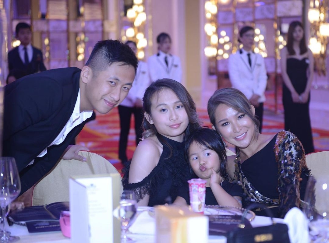 Heidi 先後為洗米華誕下兩位女兒,分別是大女兒周梓潼(Virginia)和小女兒周羨潼(Damiana),加埋洗米華與前妻所生的繼子周柏豪,