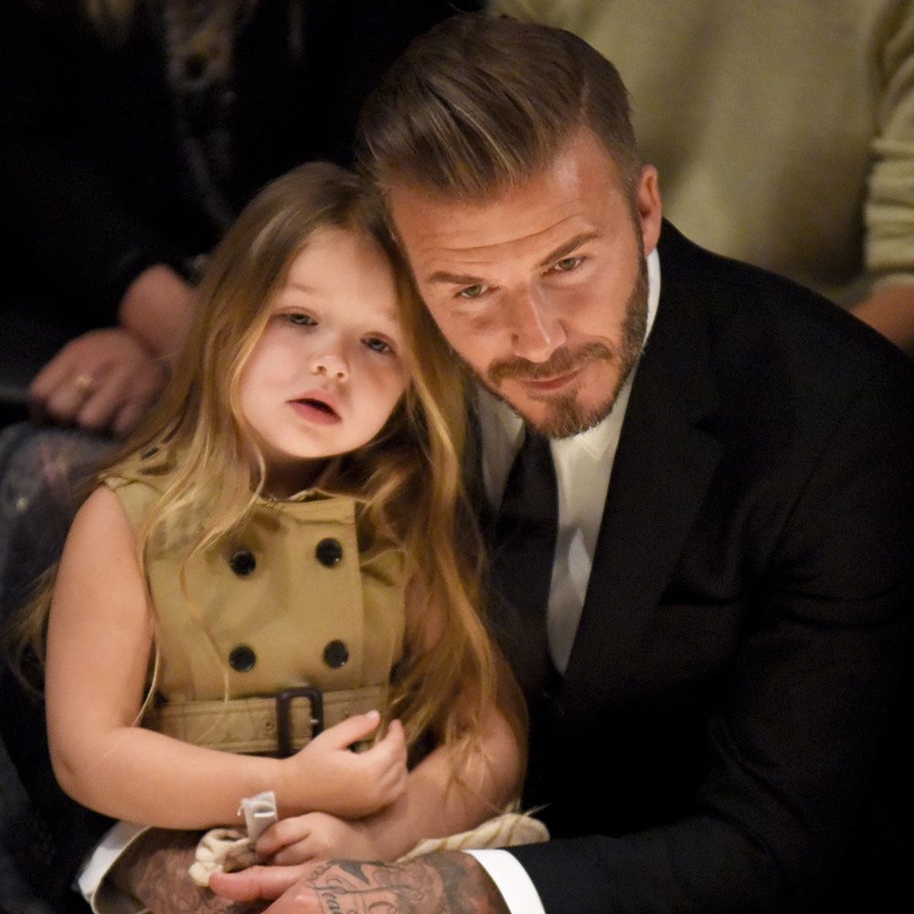 碧咸DavidBeckham是女兒控,於2011年有女兒小哈七,如此可愛的女兒當然要把她竉上天!