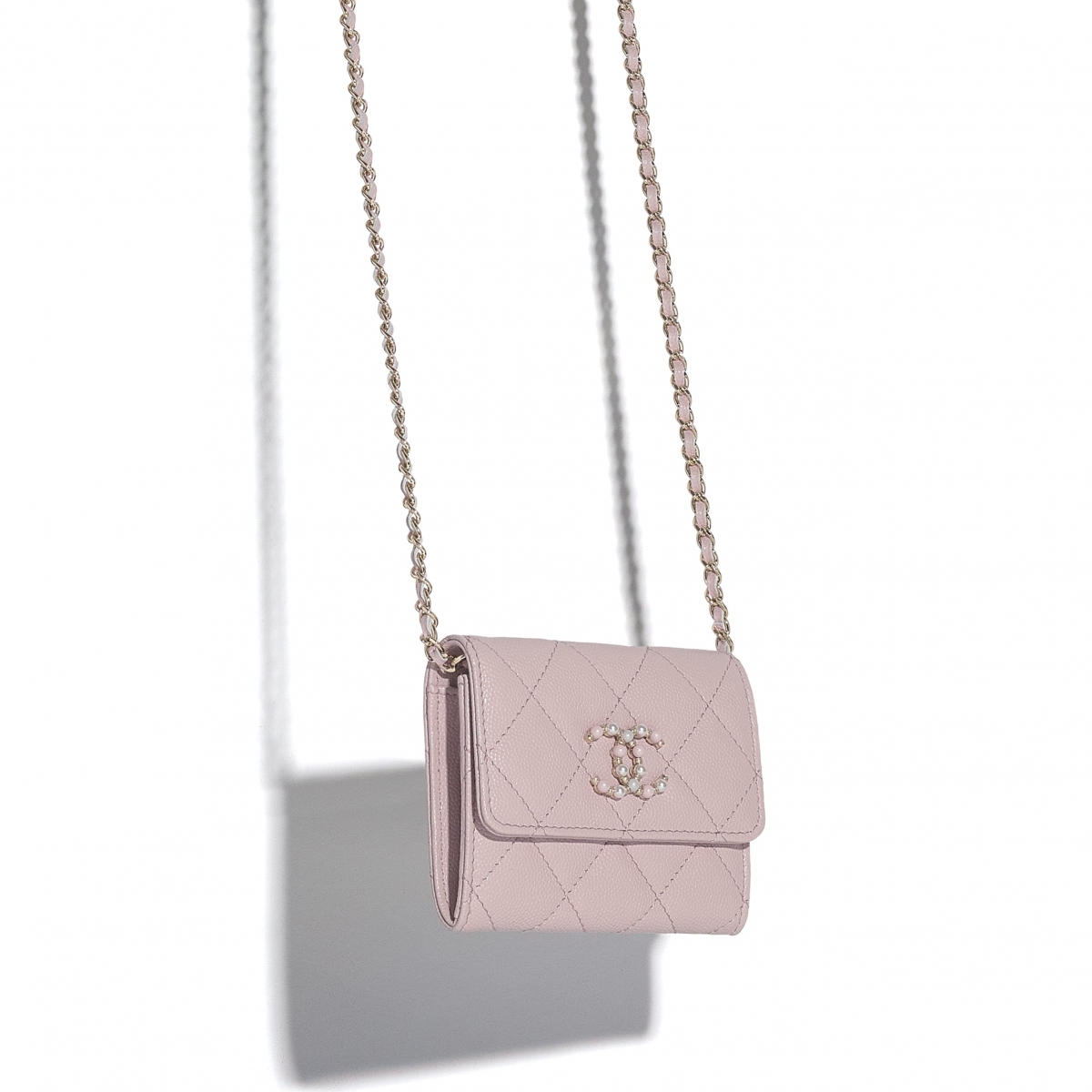 【Chanel手袋2021】銀包WOC小皮具/HK$15,000/山茶花薄荷綠珍珠鏈條零錢包必買