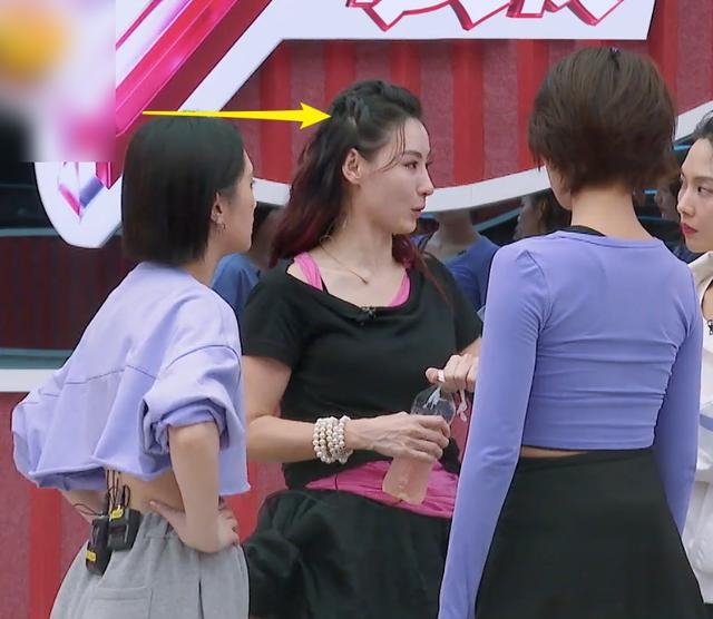 【乘風破浪的姐姐2】張柏芝、楊丞琳在自然站立的狀態下,身高的差距也是非常明顯的!