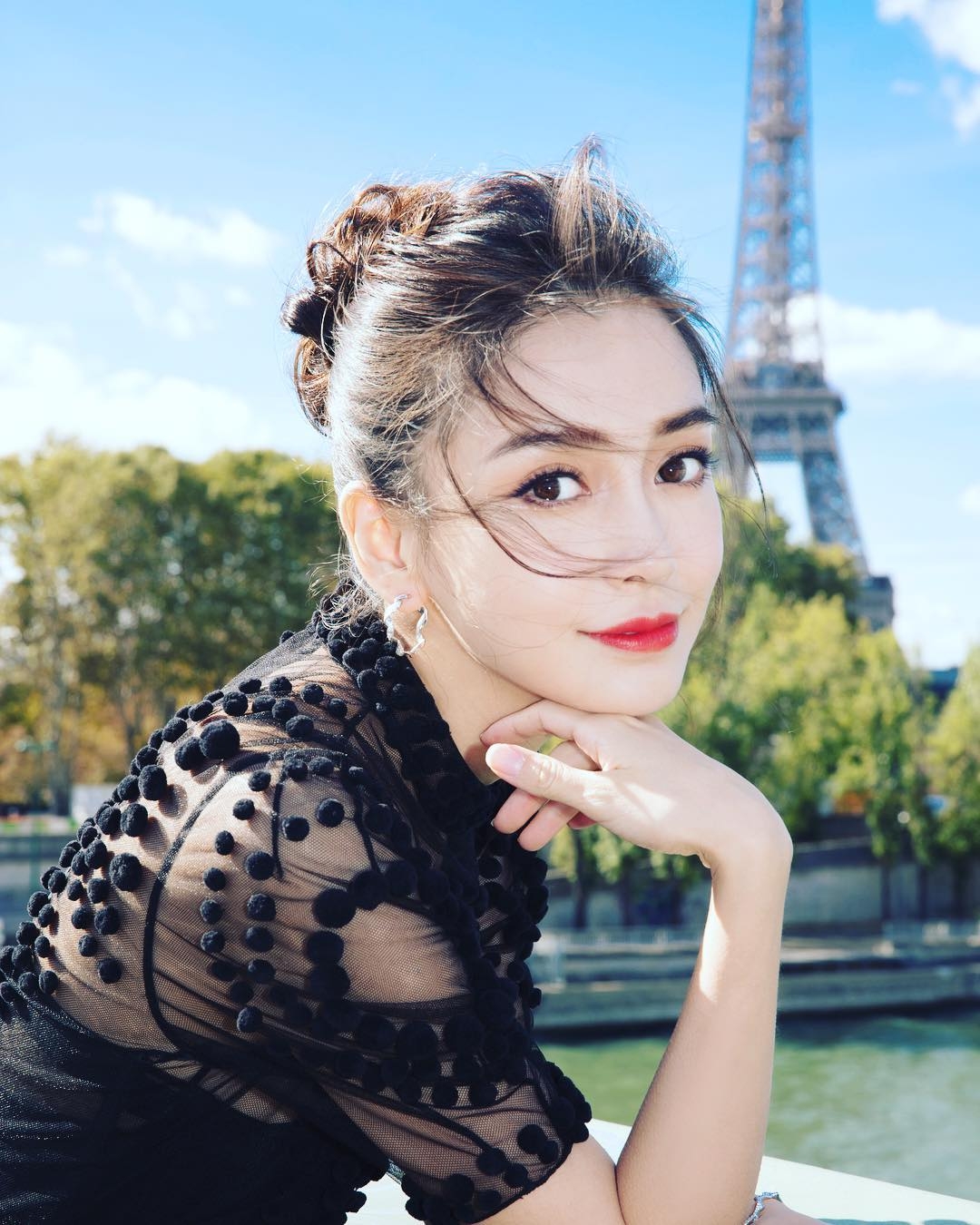 Angelababy黃曉明曬小海綿新相/著母子鞋畫畫溫馨/基因強大一定靚仔