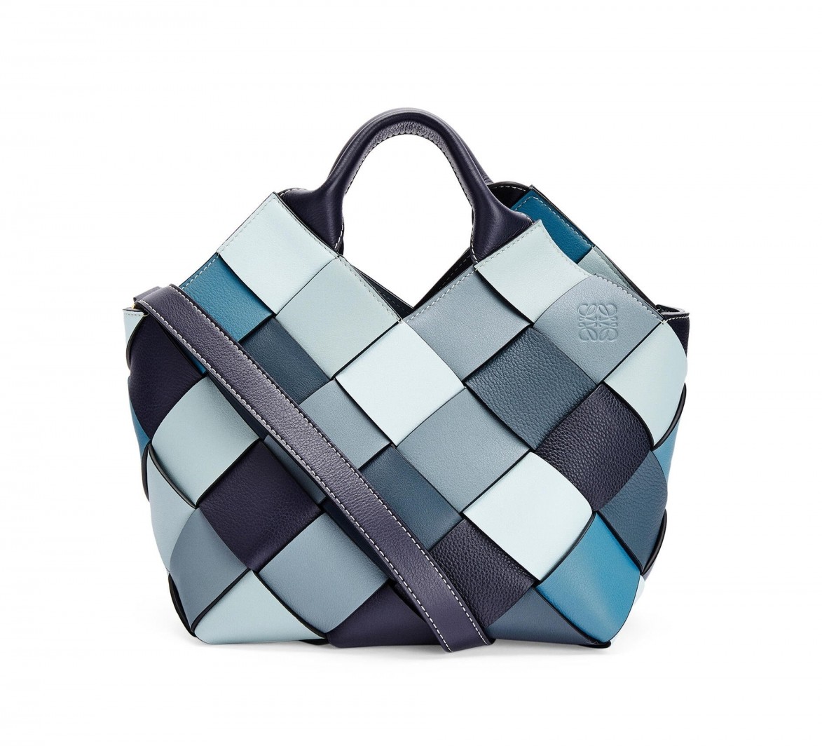 【LOEWE手袋2021】LOEWE還同時推出不同色調的款式,如奶茶、天藍配色等