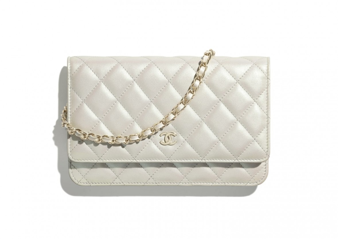 【CHANEL 2021手袋】經典款鏈條銀包 HK$20,500（12.3 × 19.2 × 3.5 cm）