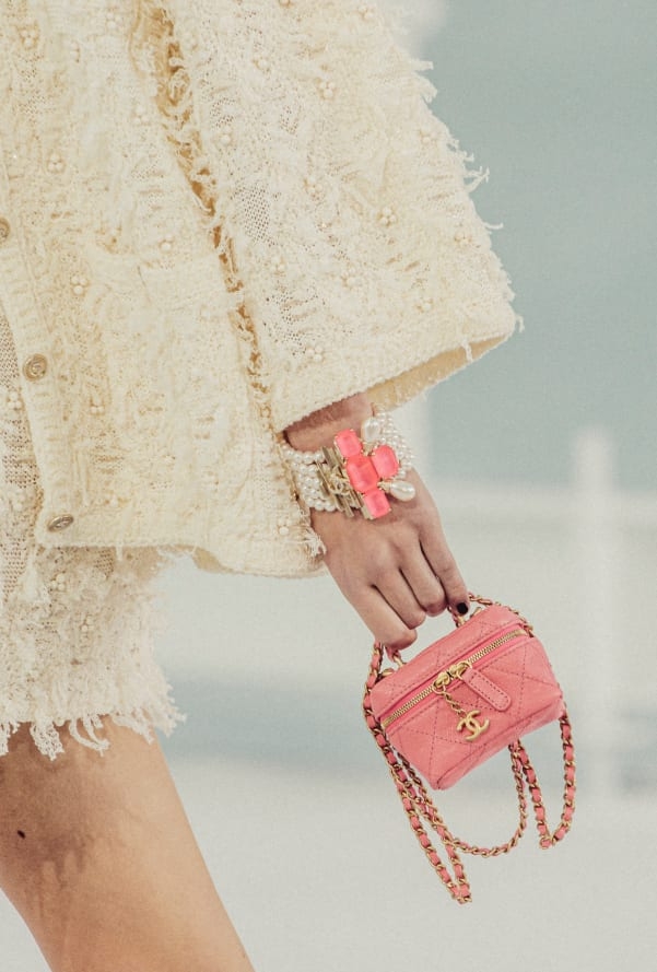 【Chanel手袋2021】銀包WOC小皮具/HK$15,000/山茶花薄荷綠珍珠鏈條零錢包必買