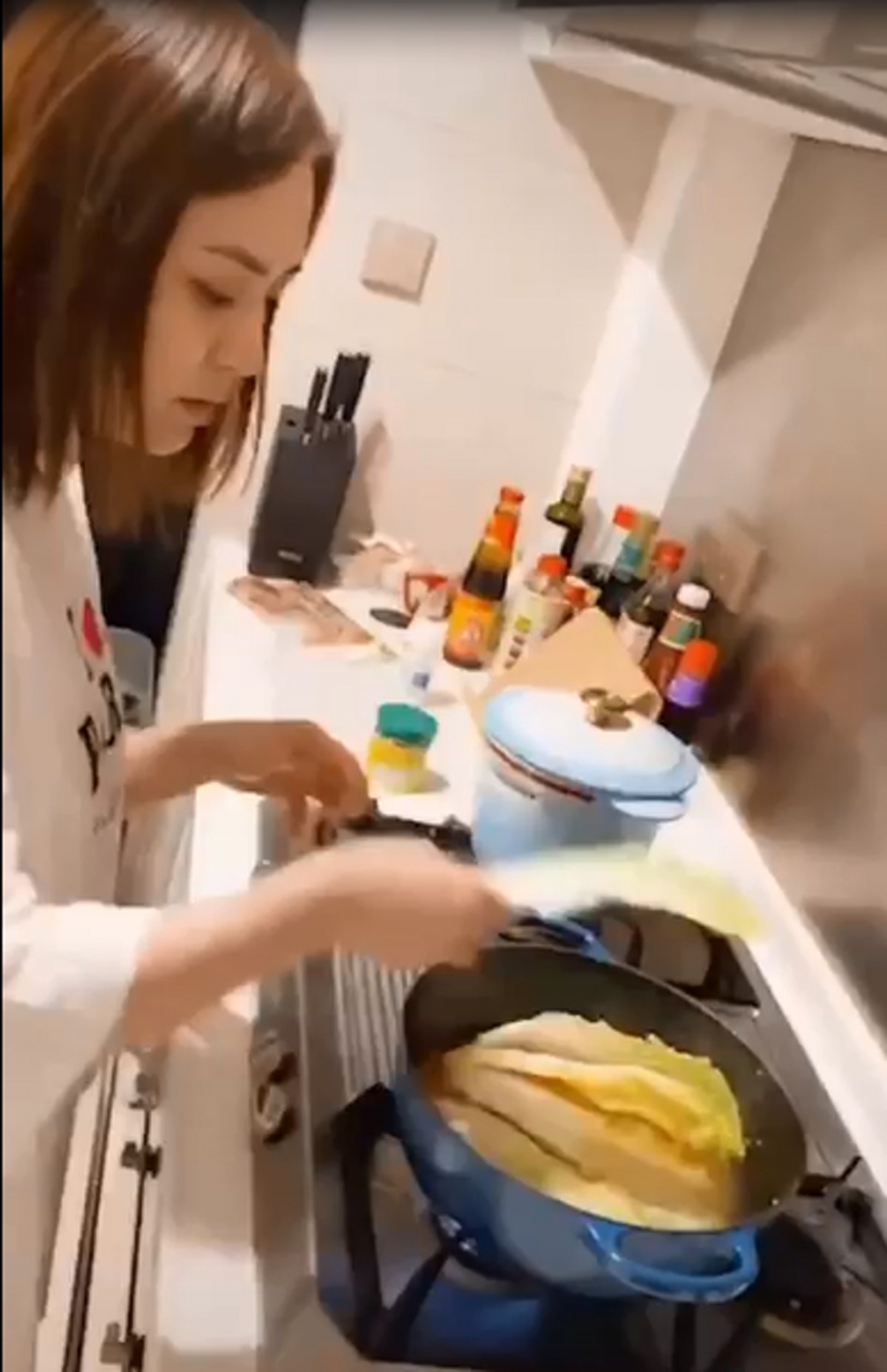 阿嬌更透露這個減脂餐也是在抖音學到的，期間「大頭蝦」的阿嬌卻忘了要加水