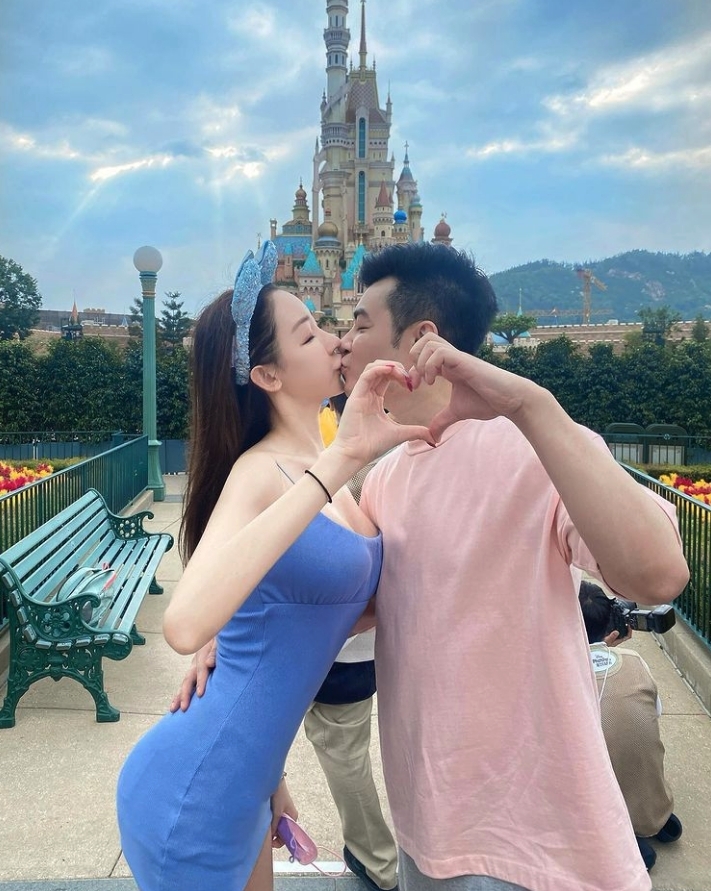 Cammi酒店豪過26歲生日晒長腿相P到地板變形/曾說鍾意自己P圖後嘅樣