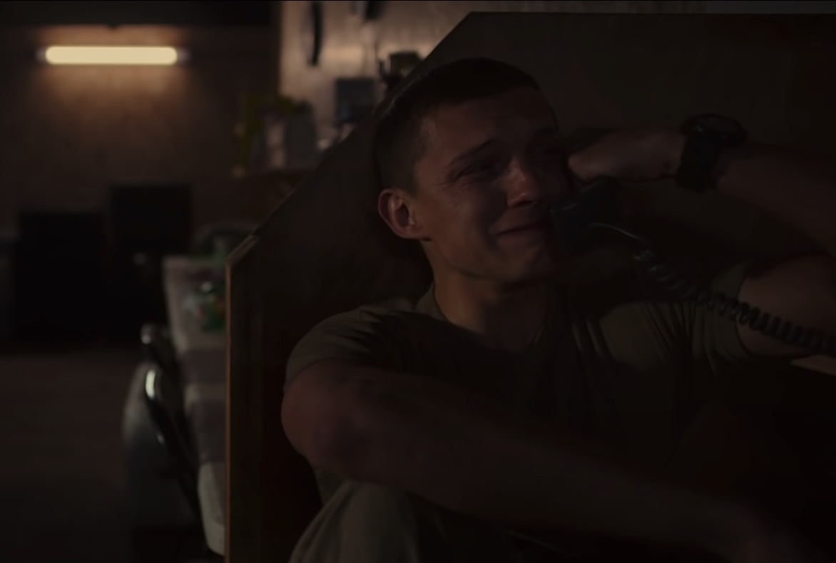 Tom Holland在Cherry中飾演一位飽受創傷後遺症(PTSD)折磨而染上毒癮的退役軍人