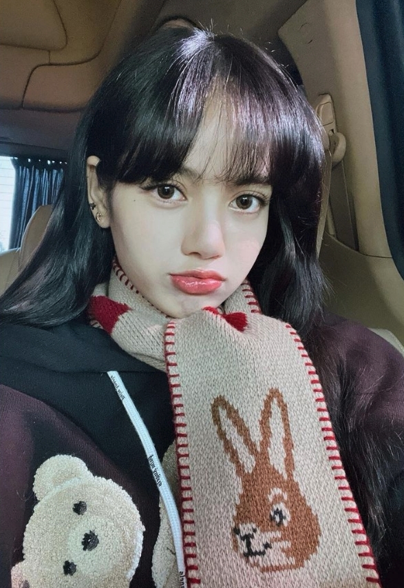 歷史女老師撞臉BLACKPINK Lisa?超高顏值引學生去朝聖