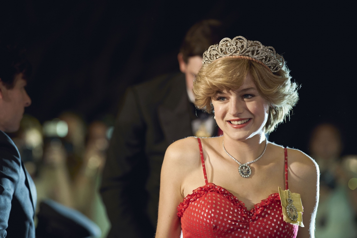 Kristen Stewart新戲《Spencer》演戴安娜王妃!最新劇照曝光神似戴妃