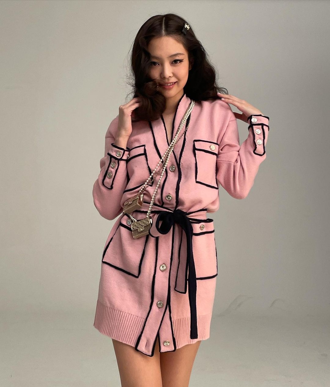 Jennie 濃妝扮瑪麗蓮夢露惹劣評！