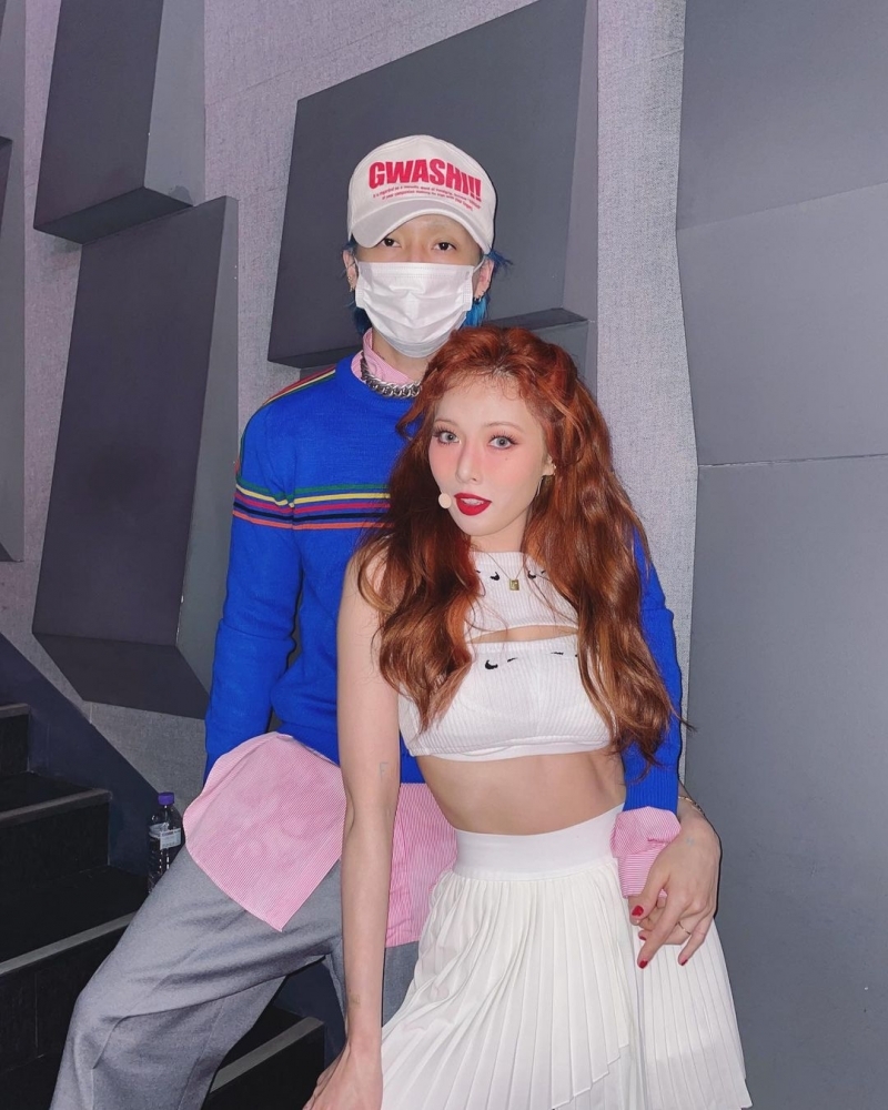 -泫雅-Nike背心-打歌服-nike襪子-韓國-1