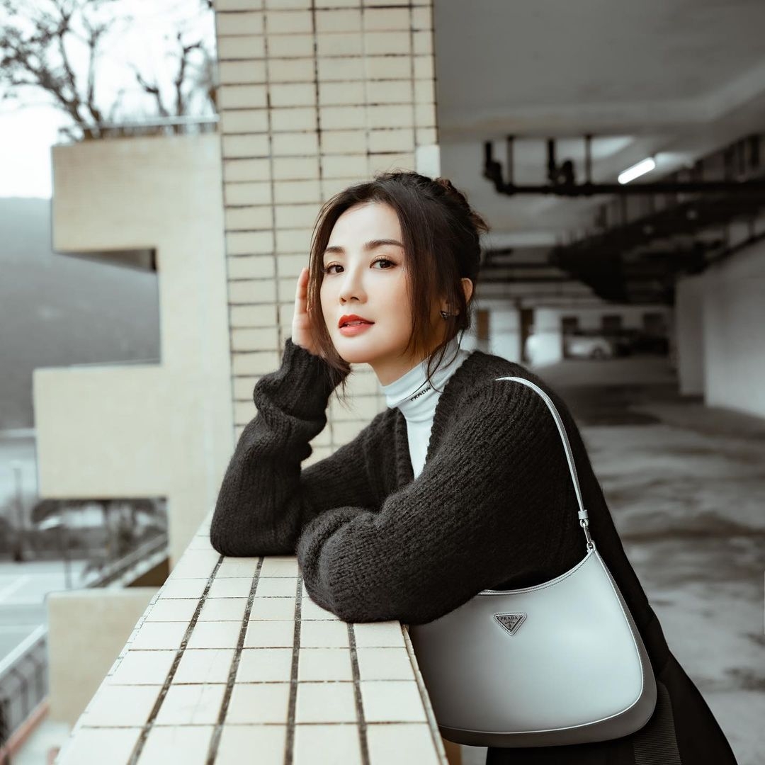38歲阿Sa曬小五青蔥舊照,力證天然美人,同孖辮近照如餅印一樣,凍齡Look充滿少女味