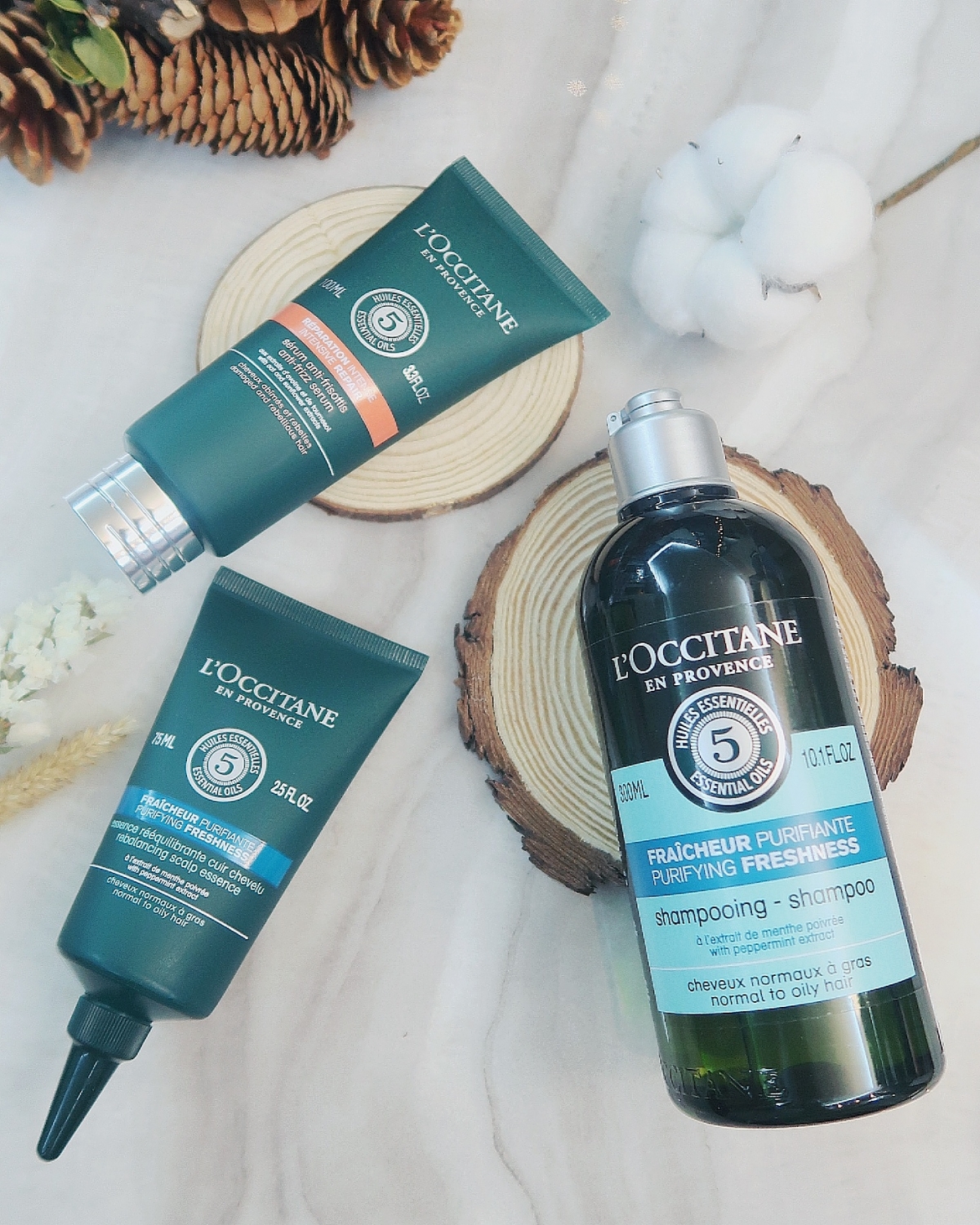 如果你也跟男神 Jeffrey Ngai 一樣,在天氣潮濕的日子,頭皮特別容易出油,令秀髮變得油膩不乾爽,就可以選用加入了薄荷、百里香、西柚、薰衣草和香柏木精華油的「清爽淨化」洗髮水