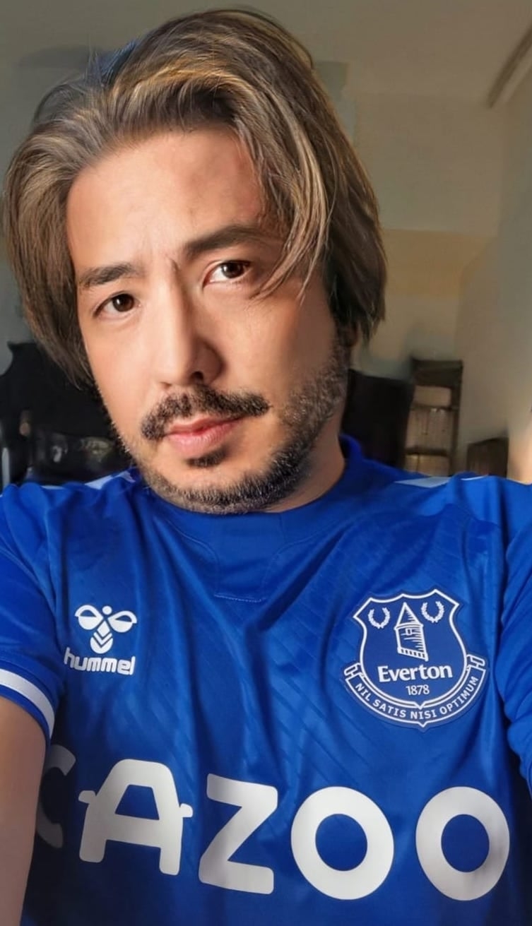 近日又有人發現林敏聰這張相似乎與馮德倫大撞樣，不論髮型或臉型都很相像～