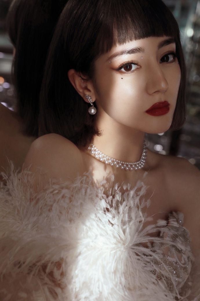 【微博之夜女星造型】迪麗熱巴/鞠婧禕/Angelababy/倪妮/關曉彤/楊冪/宋茜