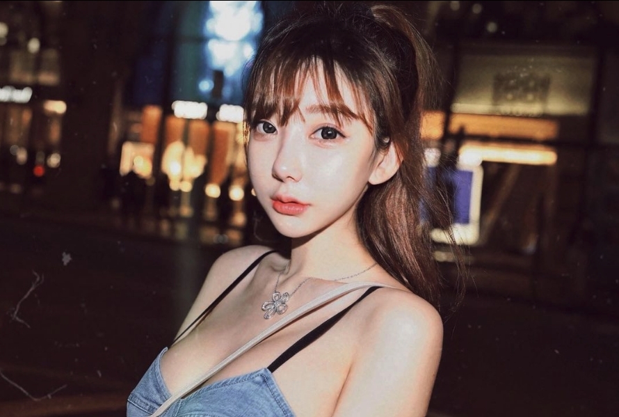 Cammi酒店豪過26歲生日晒長腿相P到地板變形/曾說鍾意自己P圖後嘅樣