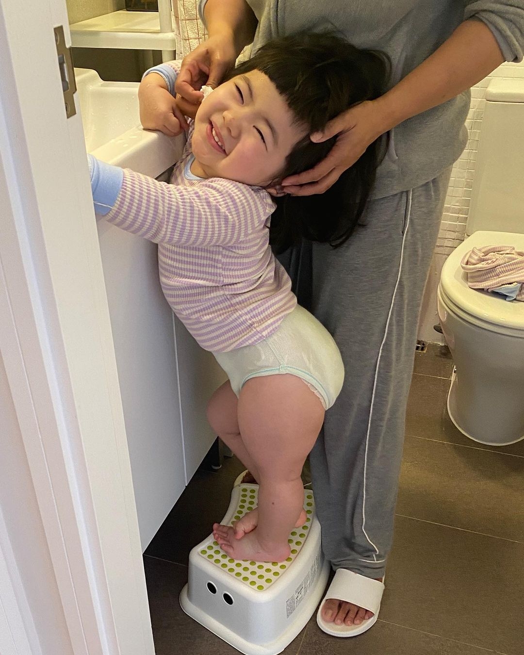 BB星二代,幾乎由一出世就已經開 instagram 建立形象,人仔細細已經收獲不少忠實粉絲!其中一位最紅的BB星二代KOL,相信一定非李璨琛囡囡李元元(Lucy)莫屬!