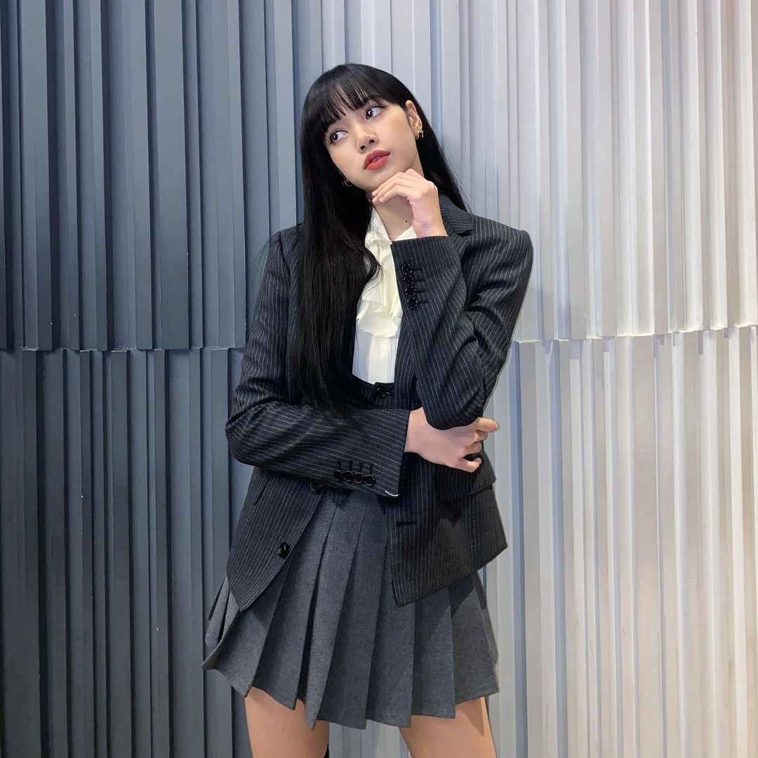 歷史女老師撞臉BLACKPINK Lisa?超高顏值引學生去朝聖