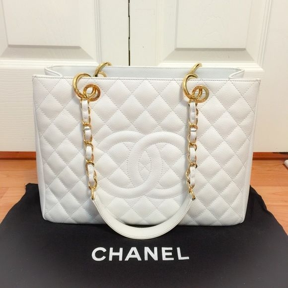 Chanel停產手袋被5歲女兒當「畫布」?用Marker畫星星+簽名,網民:睇到都心痛!
