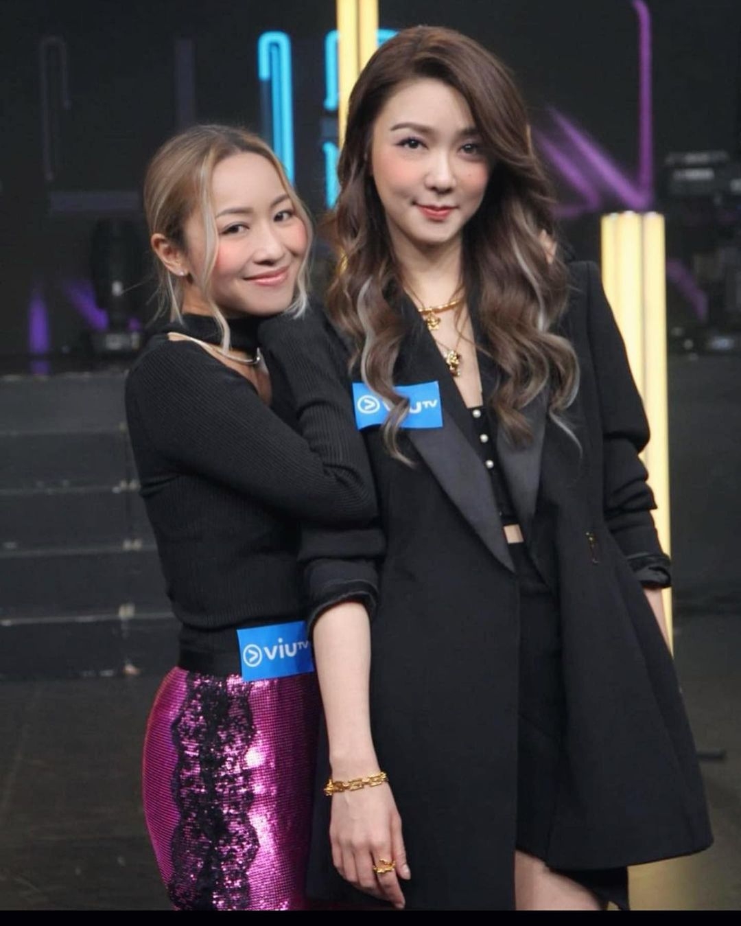 不少人都大讚Fiona唱這首歌時相當貼心,故意把尾音都拉長,去引出鄭融的聲音。