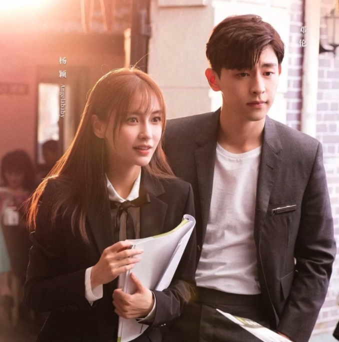 Angelababy或許不是在暗示老公黃曉明出軌，而是在暗示「自己並沒有出軌」，與近日她傳出與鄧倫到三亞度假傳聞傳出的時間點不謀而合！