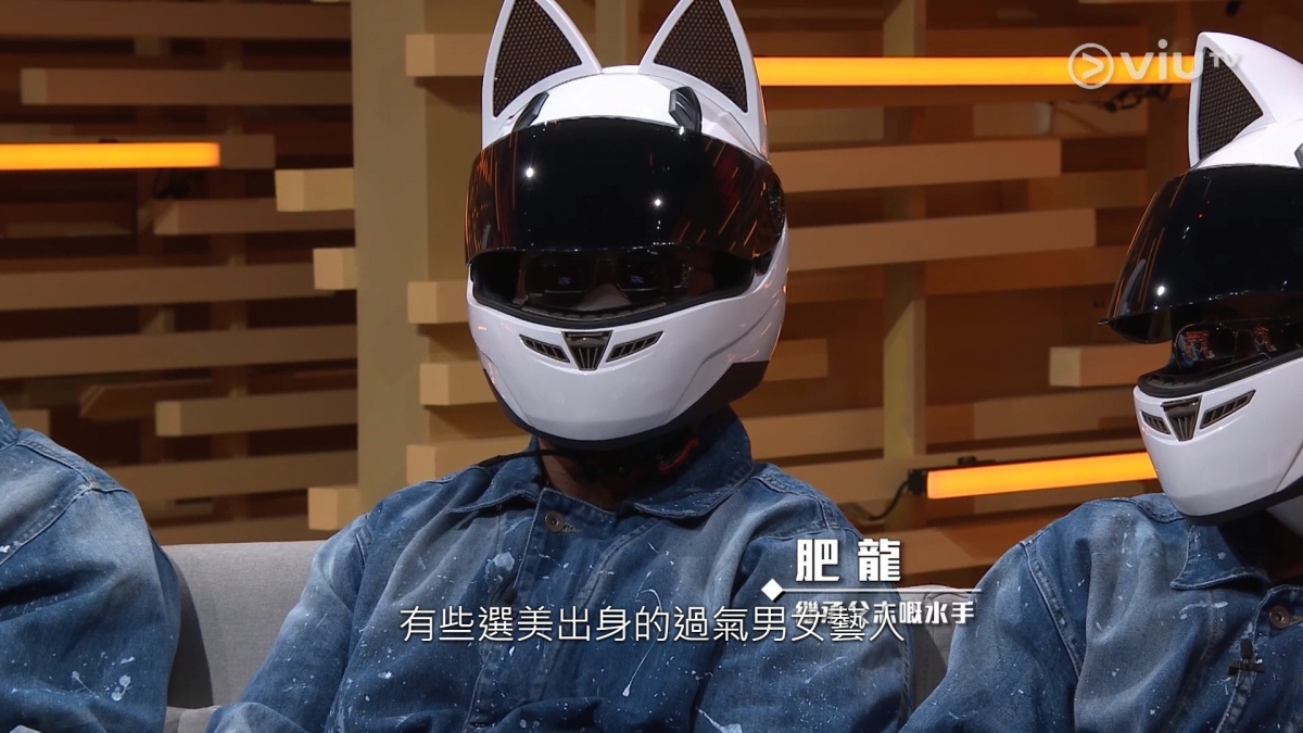 港姐馮盈盈就與好姊妹江嘉敏就被爆一起到賭王何鴻燊四房公子何猷亨的億元豪華遊艇開船P,