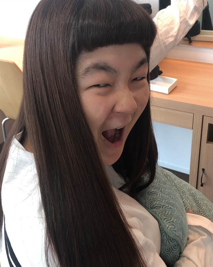 -欺詐化妝術-hara-化妝前的她就是一個坦蕩蕩的女漢子,超有正能量的諧星