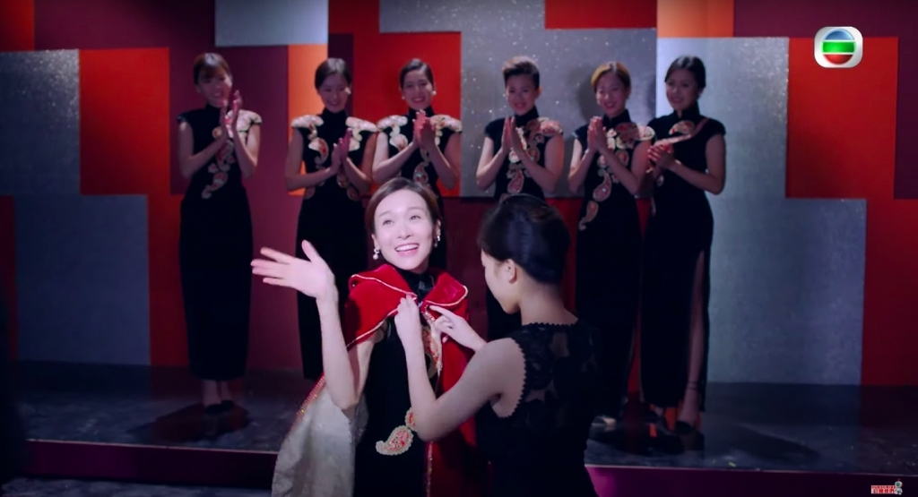 【愛美麗狂想曲】李佳芯重現31年前港姐造型,黑色旗袍顯氣質,獲網民讚靚過袁詠儀?
