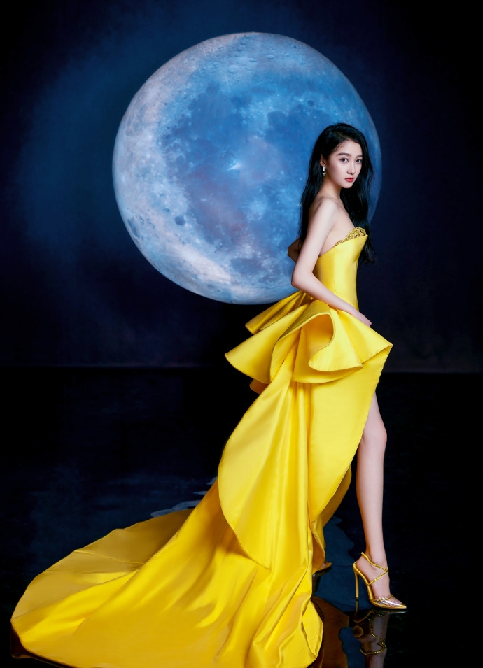 【微博之夜女星造型】迪麗熱巴/鞠婧禕/Angelababy/倪妮/關曉彤/楊冪/宋茜