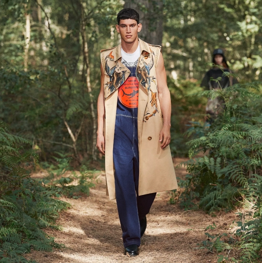 Burberry春夏2021推男士挖空露點T恤!索價HK$4,900火速售罄