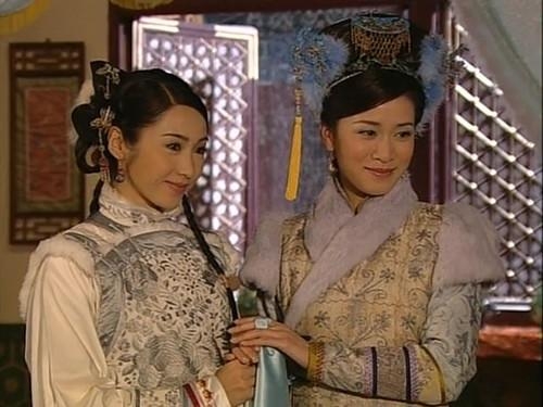 2004年黎姿飾演宮鬥劇鼻祖《金枝欲孽》中的「玉瑩小主」,把城府暗藏、步步為營的角色發揮得淋漓盡致