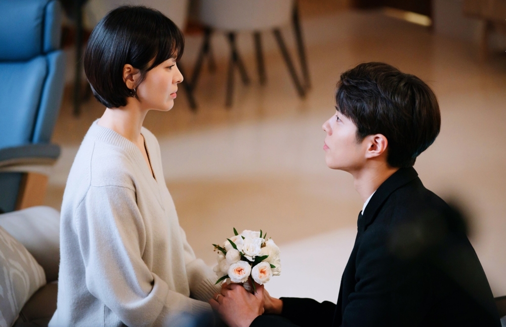 彼此都到了適婚年齡，再穩定一點有共識就結婚。大家對於生活約會和花錢都十分隨性。