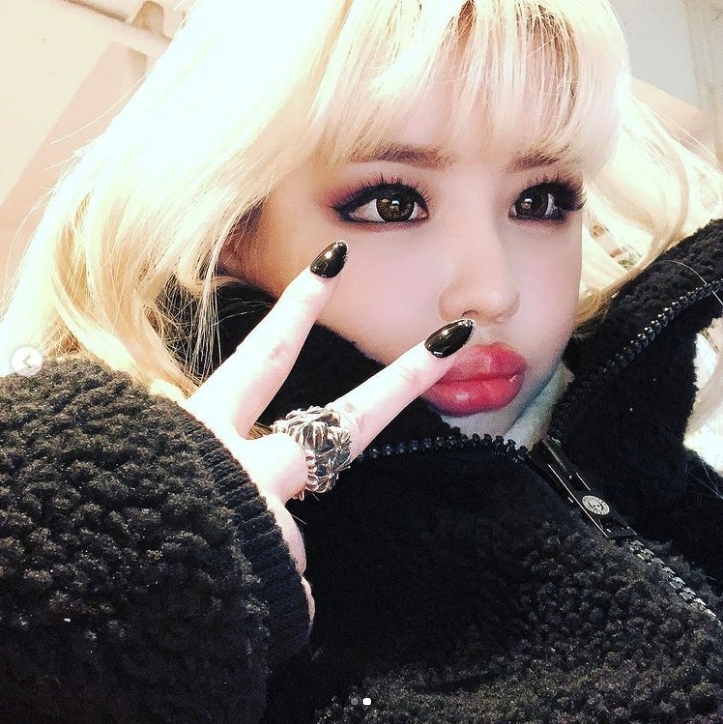 2NE1前成員朴春自拍豐厚嘴唇像芭比/成功減肥11Kg/整容疑雲