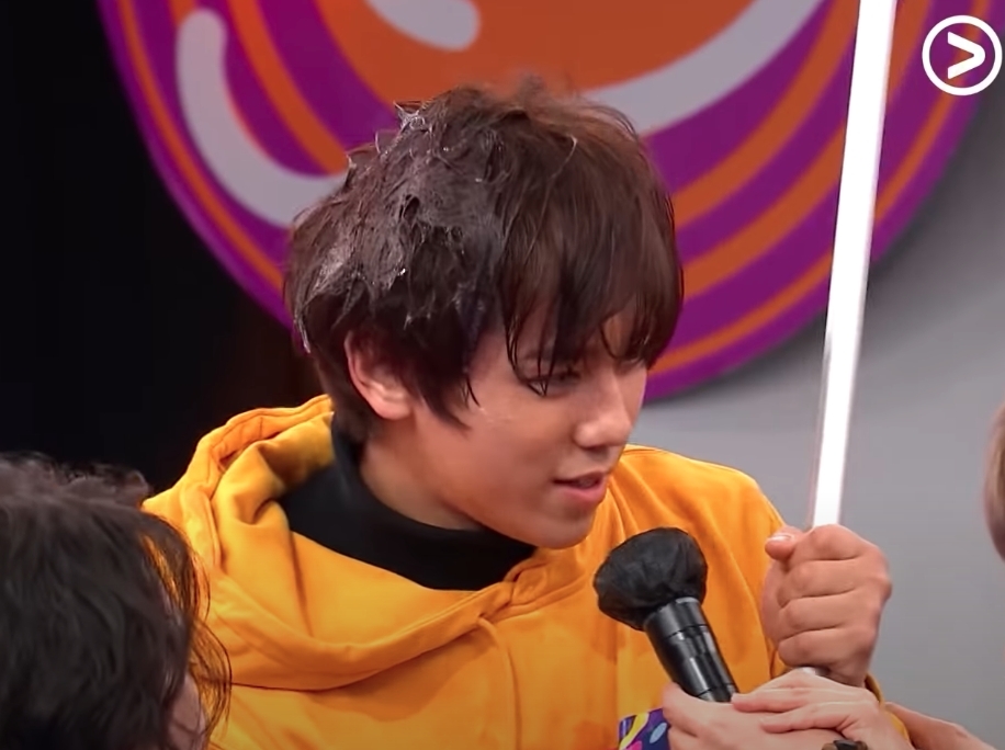 姜濤在節目中的表現一向被大讚沒有偶像包袱，訓身玩遊戲展露真性情，最後一集更玩到全頭都是番梘泡，