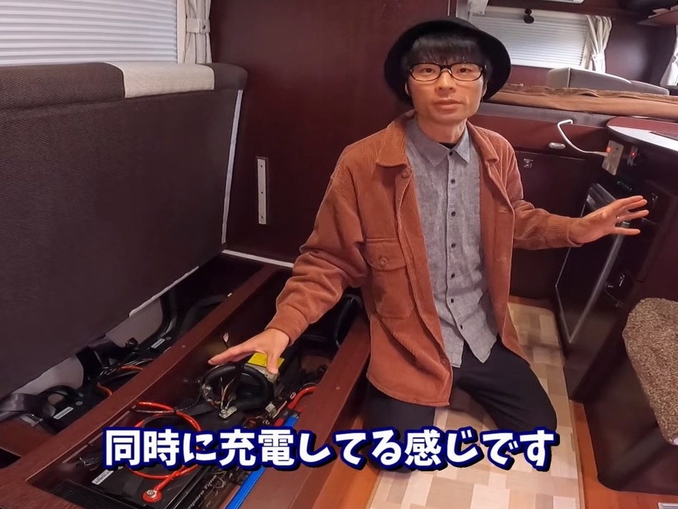 母子戀|Aki終於把這個多年來的秘密說出來,兩人依然恩愛如昔,並在今年2月入紙結婚成為夫婦。
