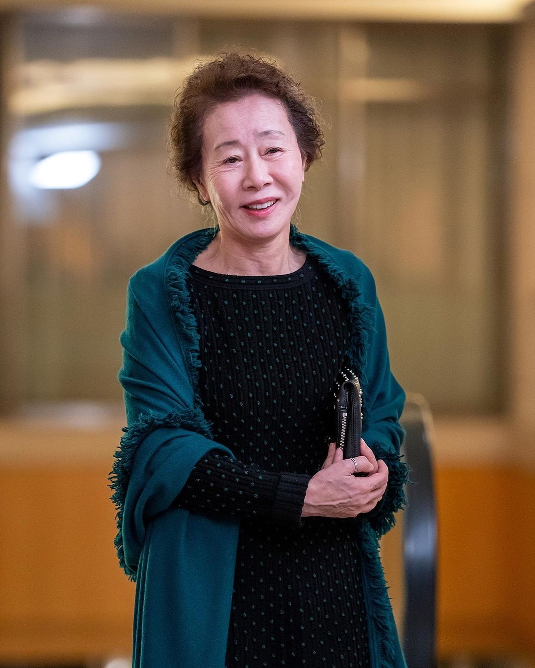 【奧斯卡2021】73歲尹汝貞成首位韓演員奪「女配角獎」!超流利英文,曾因丈夫出軌離婚被指「失敗女人」