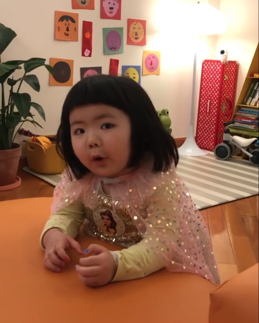 李元元超自信曬命「我覺得自己好靚喎」得戚樣極可愛,力壓Mirror成本地KOL榜第6位!