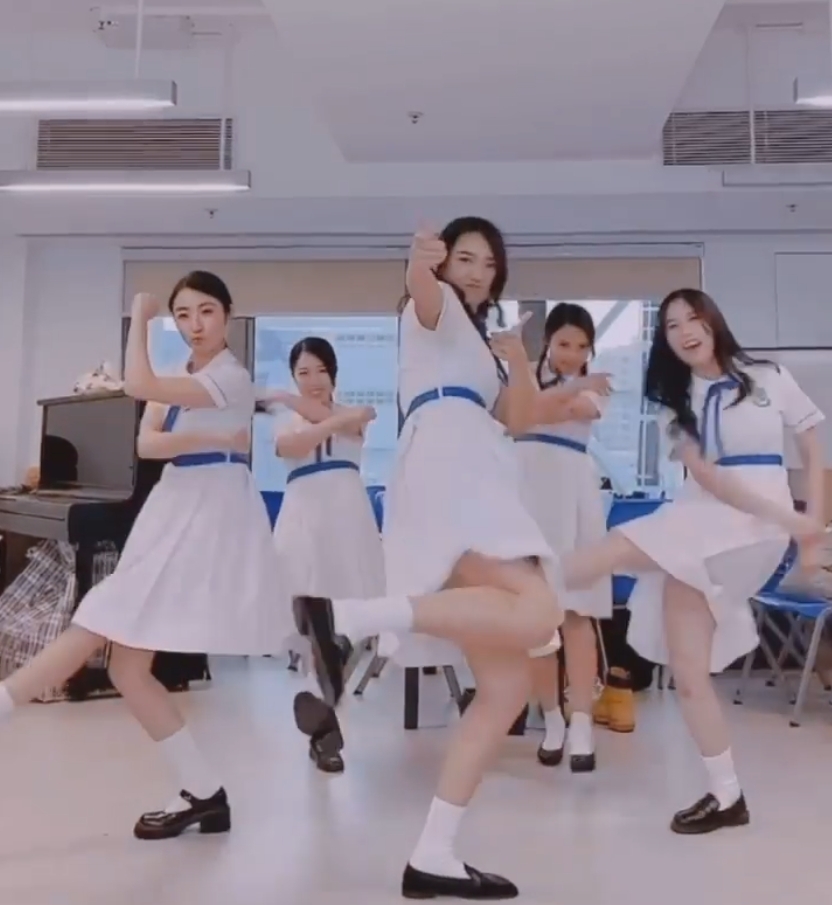 戴祖兒同「後生仔」著校服跳舞抄ViuTV《YOLO的練習曲》網民封千禧五鳳