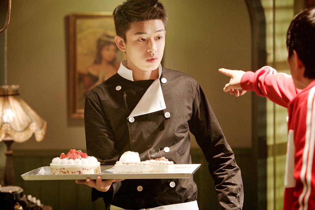 不過在久了以後，絕多男生都不會對女朋友有新鮮感，態度有可能會180反轉，漸漸對侍應的態度就如對你一樣。