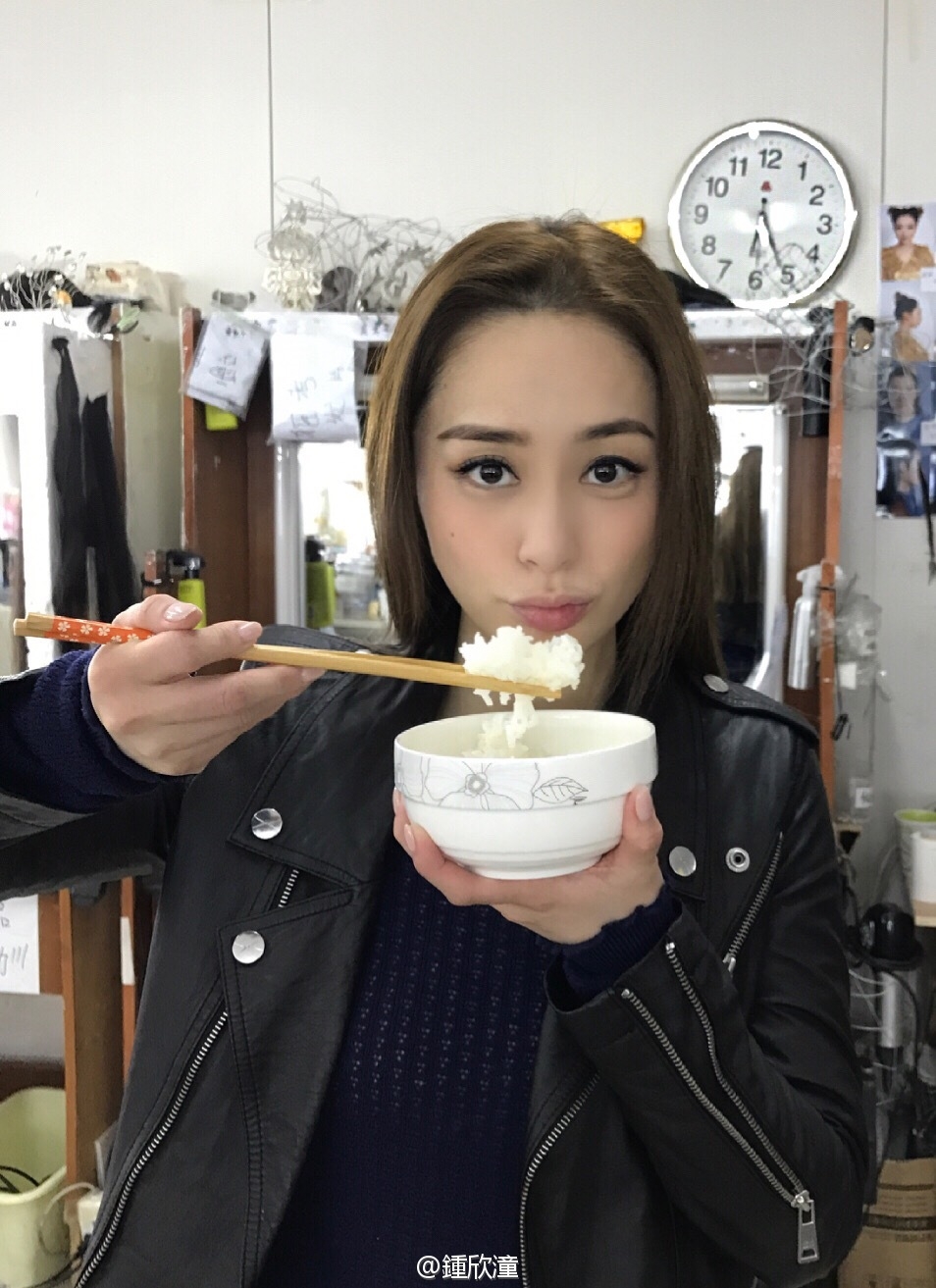 不過在結束與賴弘國的短暫婚姻後，阿嬌屢次傳出因失婚而暴漲幾個碼的傳聞！