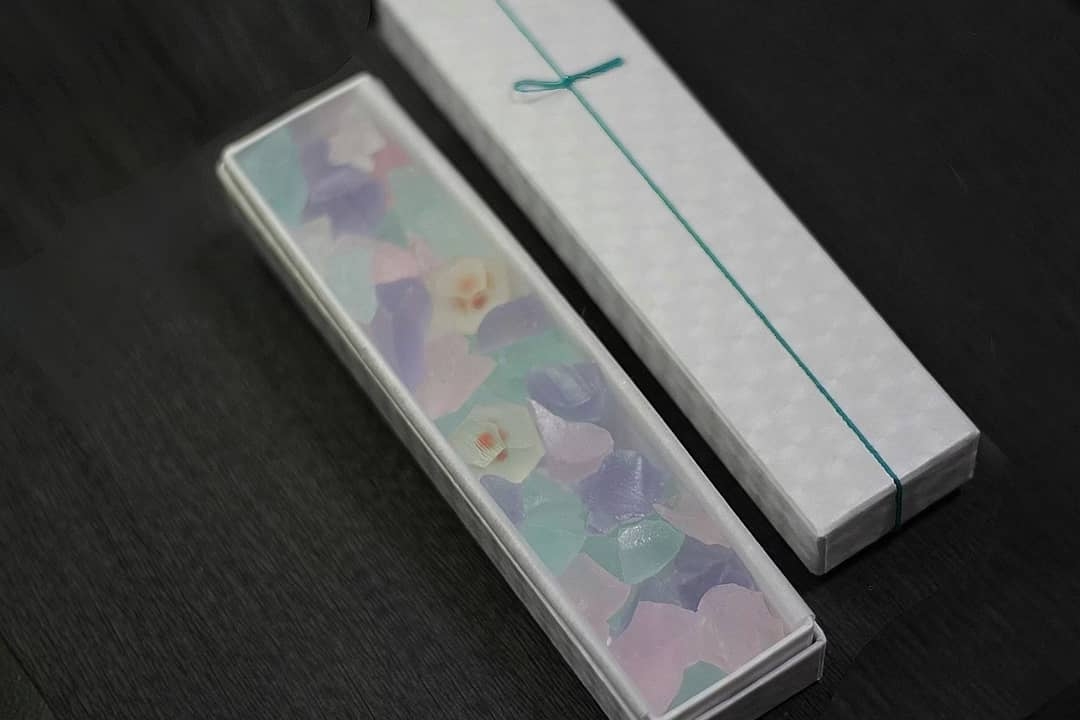 日本神人製作的絕美和菓子!夢幻金箔煙火、通透水晶型態,被封「可食用藝術品」